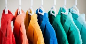 خشکشویی لباس های رنگی